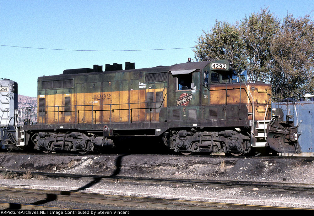 Chicago & North Western GP7r #4292 not yet relettered on Southwestern RR